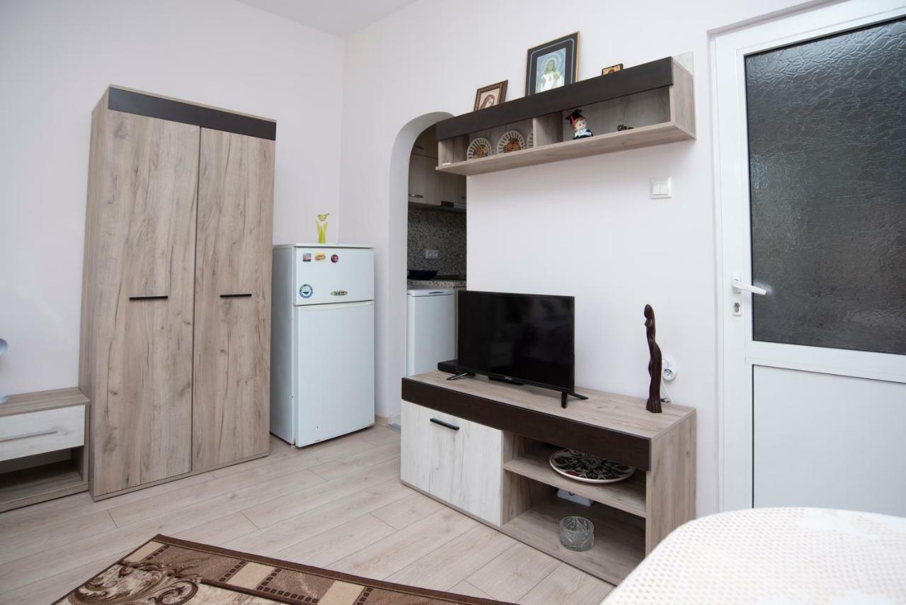 Appartement Lynn'S Oasis-Ocean Touch In Core Downtown à Burgas Extérieur photo