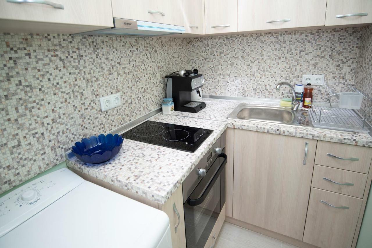 Appartement Lynn'S Oasis-Ocean Touch In Core Downtown à Burgas Extérieur photo