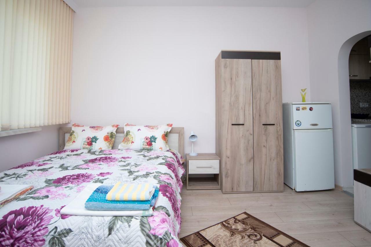 Appartement Lynn'S Oasis-Ocean Touch In Core Downtown à Burgas Extérieur photo