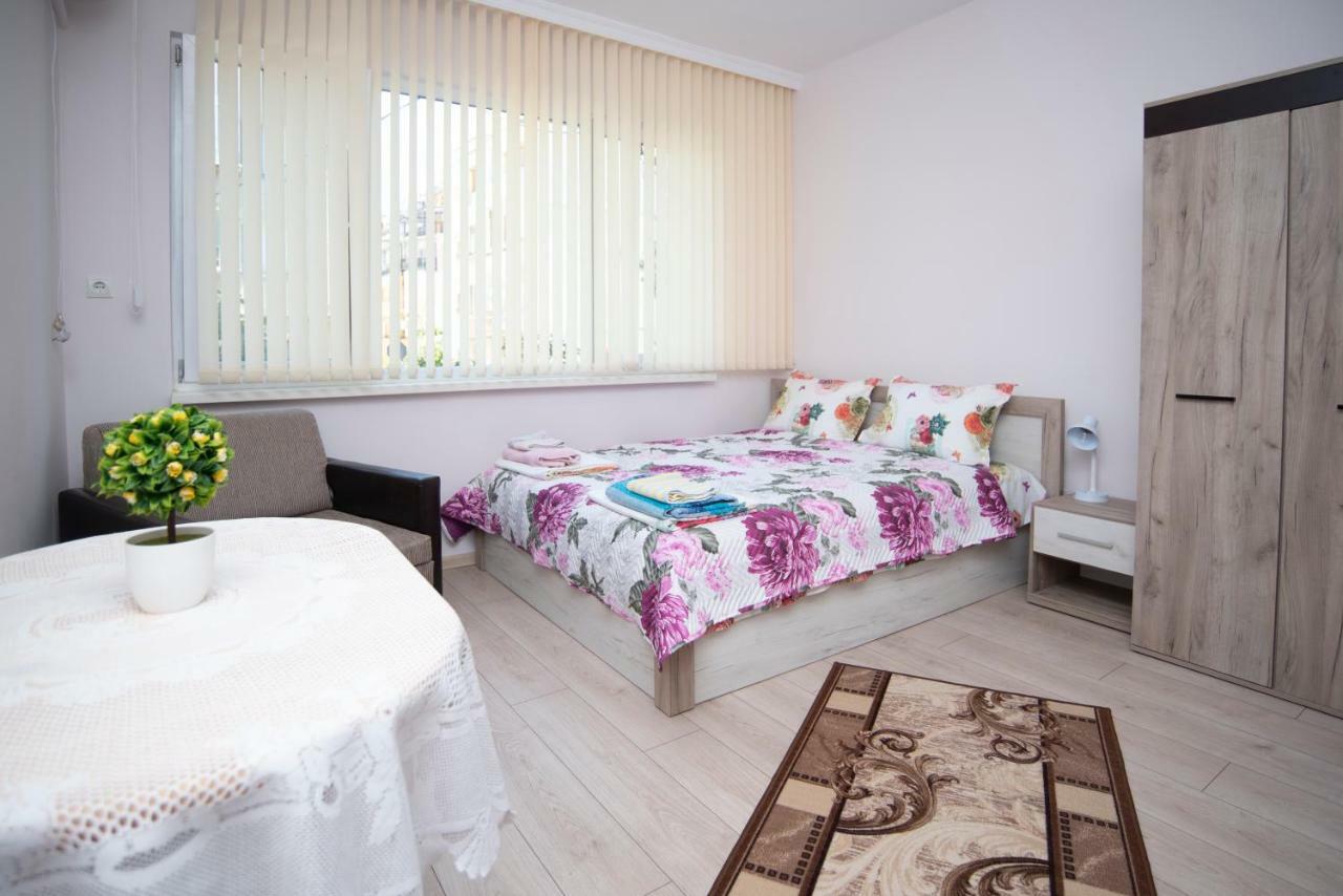 Appartement Lynn'S Oasis-Ocean Touch In Core Downtown à Burgas Extérieur photo